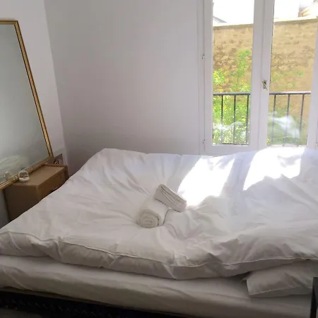 Flat In Le Marais With 2 Bedrooms Daire Paris