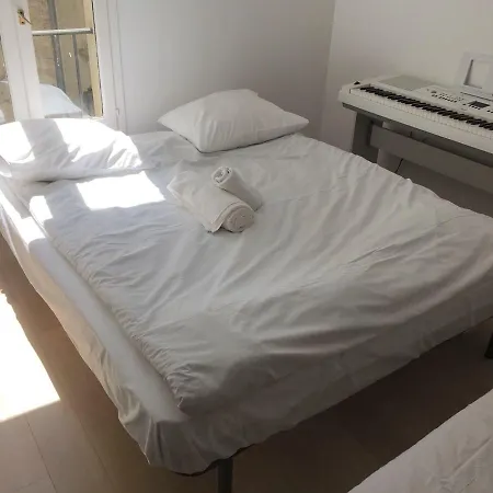 Flat In Le Marais With 2 Bedrooms *