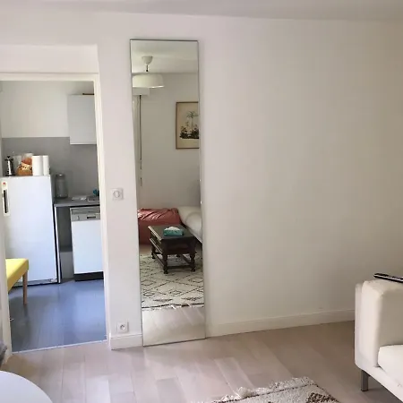 Flat In Le Marais With 2 Bedrooms Daire Paris
